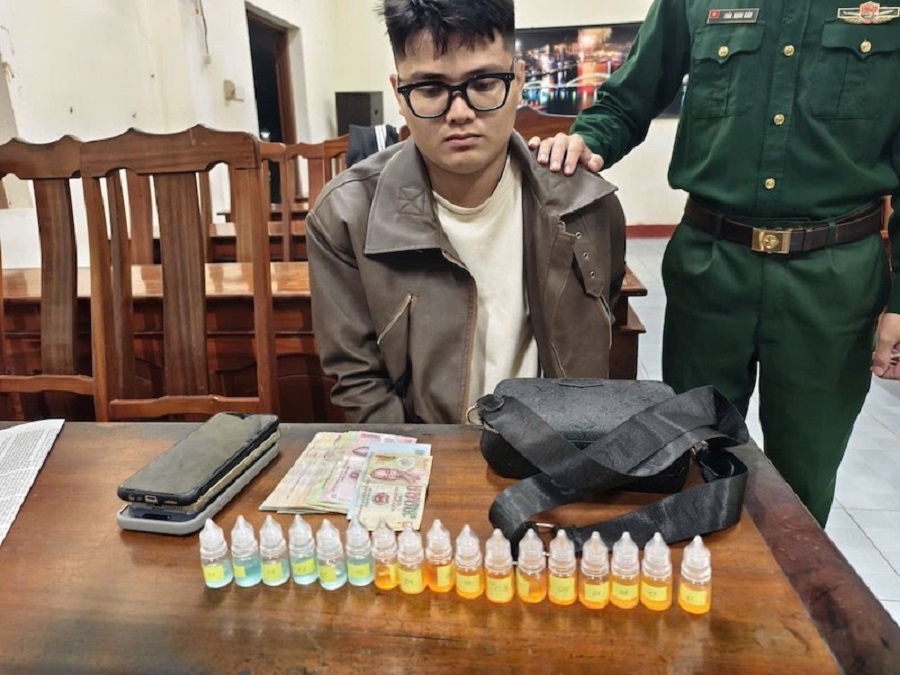 Đà Nẵng: Triệt phá đường dây mua bán tinh dầu ma túy CBD, thu giữ 100 lọ sản phẩm