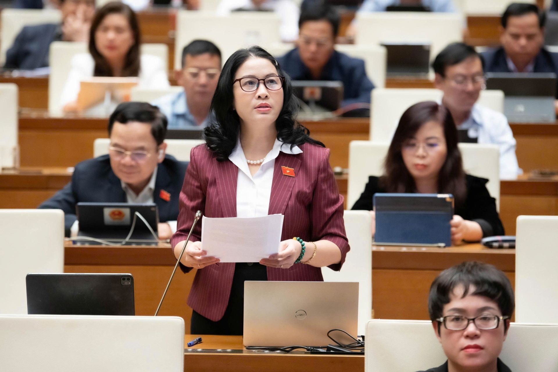 Đại biểu Nguyễn Thị Lan, Đoàn ĐBQH thành phố Hà Nội phát biểu tại phiên thảo luận Đại biểu Nguyễn Thị Lan, Đoàn ĐBQH thành phố Hà Nội phát biểu tại phiên thảo luận