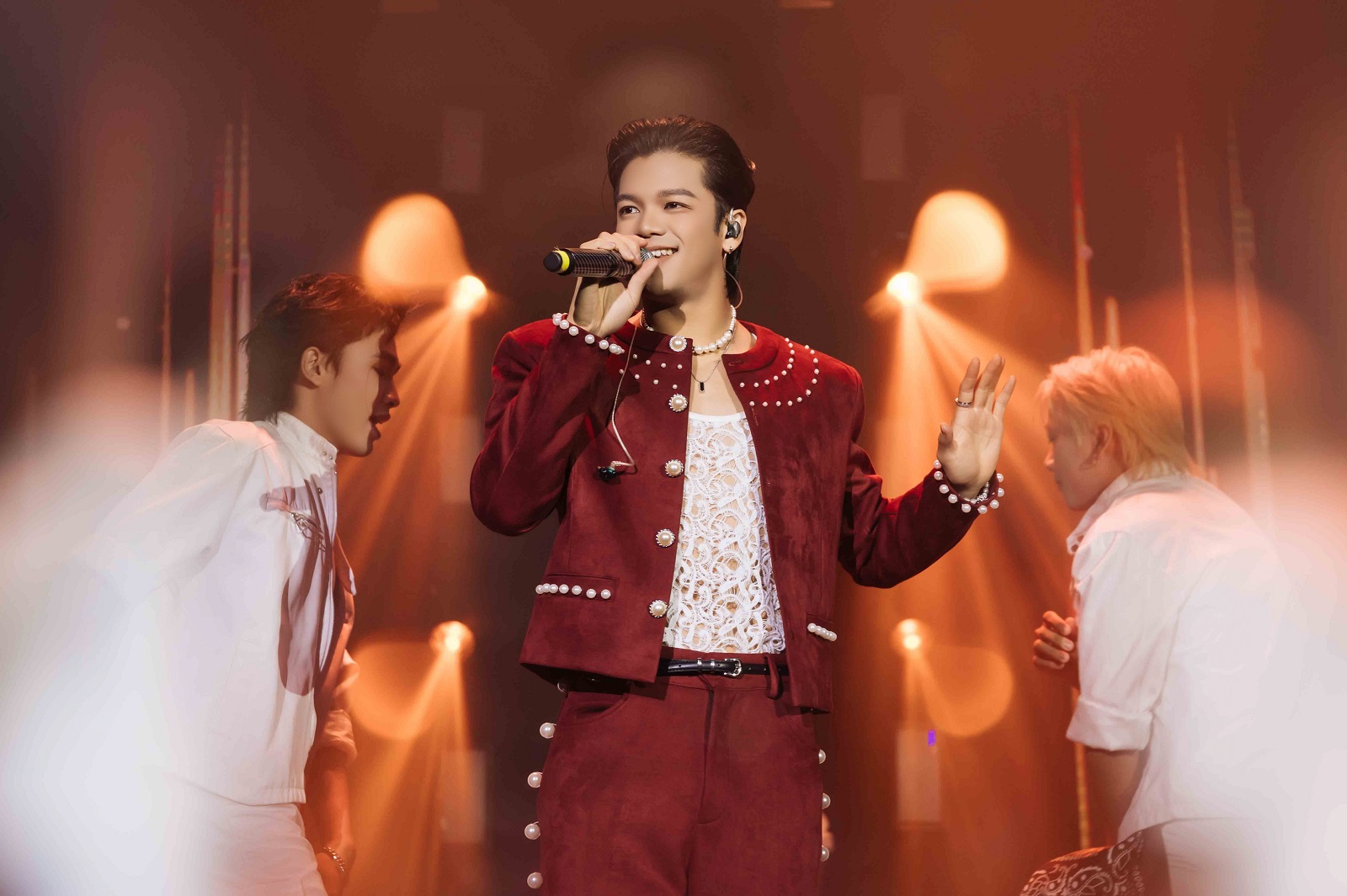 Màn trình diễn của (S)TRONG Trọng Hiếu khuấy động sức nóng chương trình