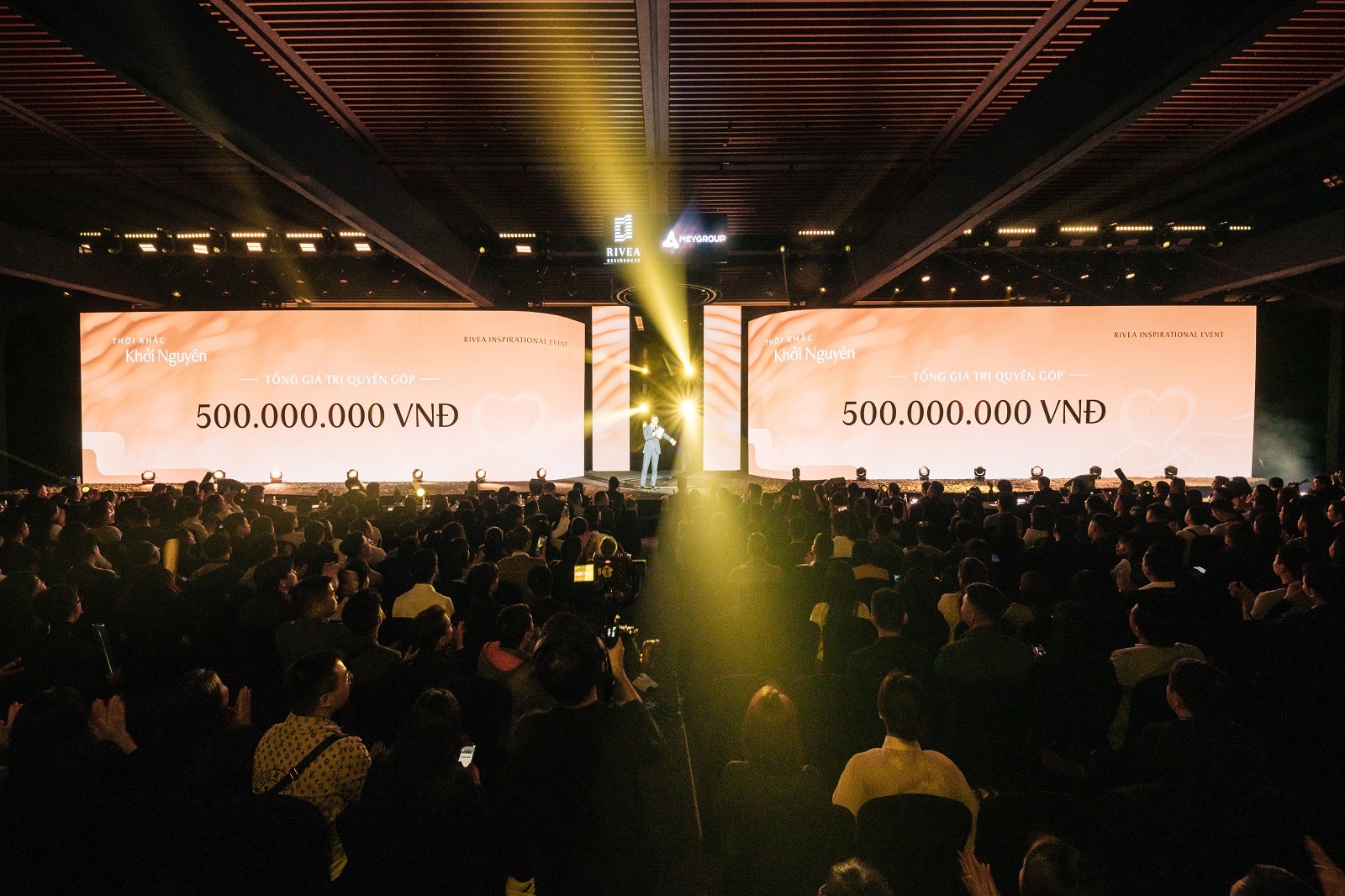 Số tiền thiện nguyện ý nghĩa được quyên góp ngay tại sự kiện