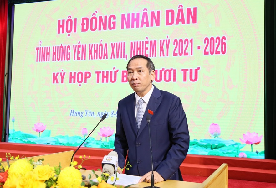 Ông Nguyễn Đức Tải, Giám đốc Sở Tài chính trình bày các báo cáo, tờ trình của UBND tỉnh trình Kỳ họp. Ông Nguyễn Đức Tải, Giám đốc Sở Tài chính trình bày các báo cáo, tờ trình của UBND tỉnh trình Kỳ họp.