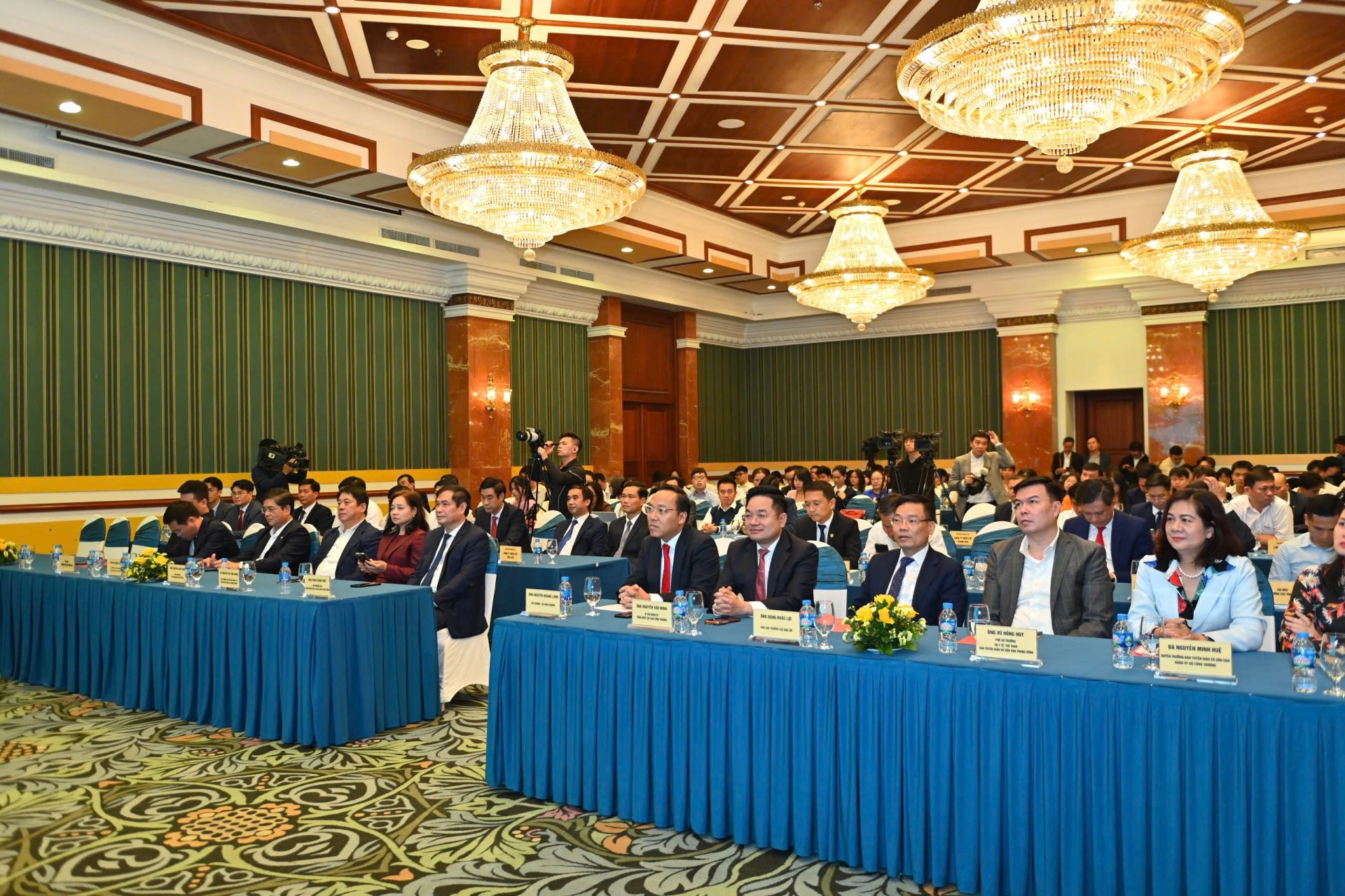 Các đại biểu tham dự sự kiện