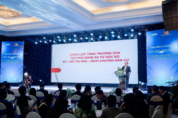 PGS.TS Trần Đình Thiên – Nguyên Viện trưởng Viện Kinh tế Việt Nam cho rằng Thành phố Vinh cũ có nhiều nội lực để phát triển PGS.TS Trần Đình Thiên – Nguyên Viện trưởng Viện Kinh tế Việt Nam cho rằng Thành phố Vinh cũ có nhiều nội lực để phát triển