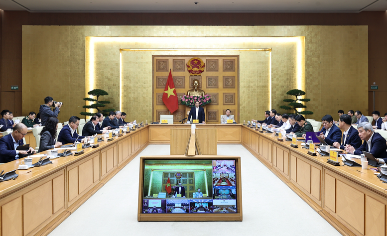 Thủ tướng Chính phủ Phạm Minh Chính chủ trì họp với các bộ, ngành, cơ quan Trung ương, trực tuyến với các địa phương về tình hình thực hiện 
