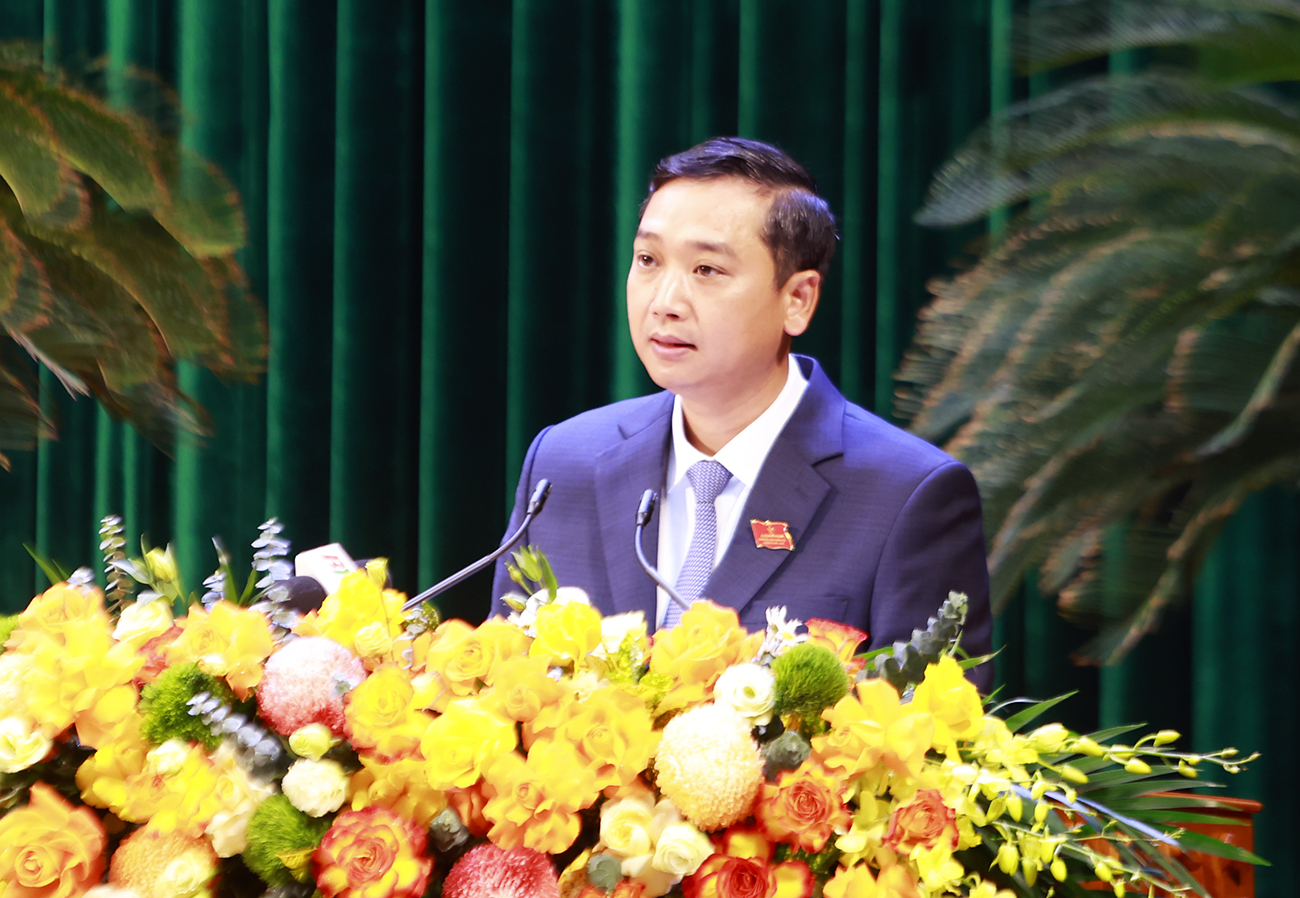 Phó Bí thư Tỉnh ủy, Chủ tịch HĐND tỉnh Nguyễn Việt Oanh phát biểu khai mạc kỳ họp