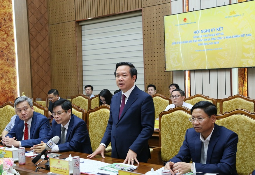 Ông Phạm Quang Ngọc, Phó Bí thư Tỉnh ủy, Chủ tịch UBND tỉnh Hưng Yên phát biểu tại hội nghị ký kết. Ông Phạm Quang Ngọc, Phó Bí thư Tỉnh ủy, Chủ tịch UBND tỉnh Hưng Yên phát biểu tại hội nghị ký kết.