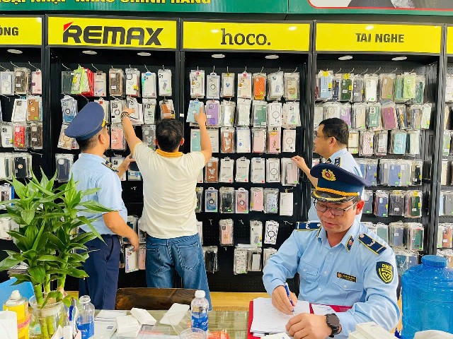Quảng Trị: Quyết liệt ngăn chặn hàng lậu, hàng giả cuối năm 2025