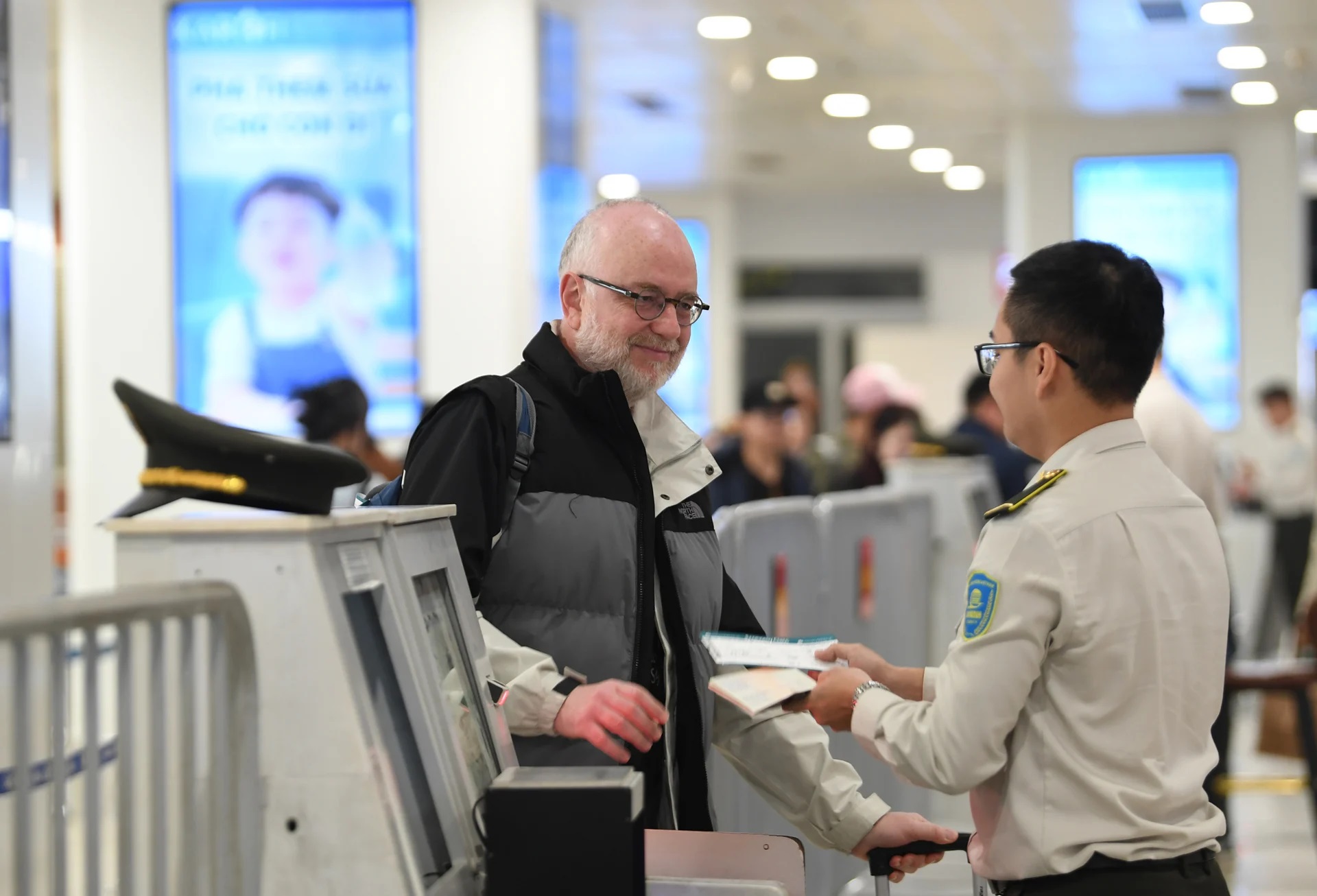 Hướng dẫn thủ tục xin thị thực điện tử Việt Nam cho người nước ngoài