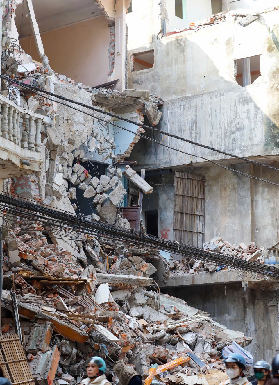 Phường Giảng Võ tăng tốc phá dỡ và bàn giao mặt bằng trên tuyến Đê La Thành để phục vụ dự án Vành đai 1