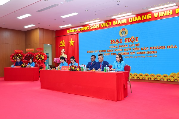 Đoàn Chủ tịch và thư ký Đại hội Đoàn Chủ tịch và thư ký Đại hội