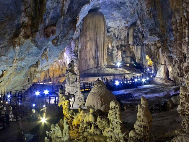 Động Thiên Đường được xem là “hoàng cung dưới lòng đất”.