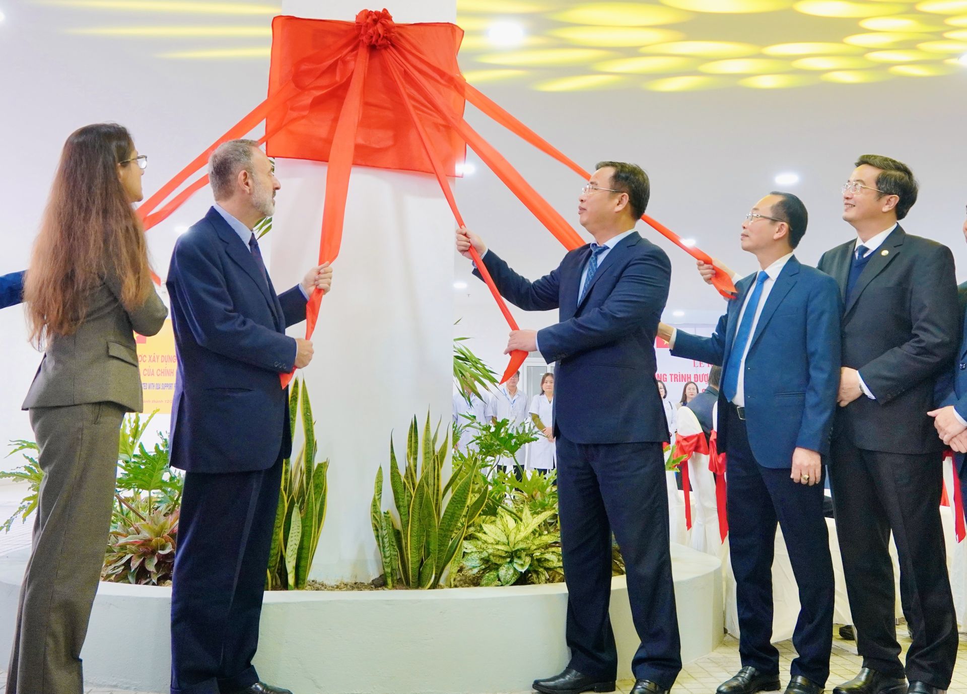 Nghi thức khánh thành đưa Tòa nhà vào hoạt động