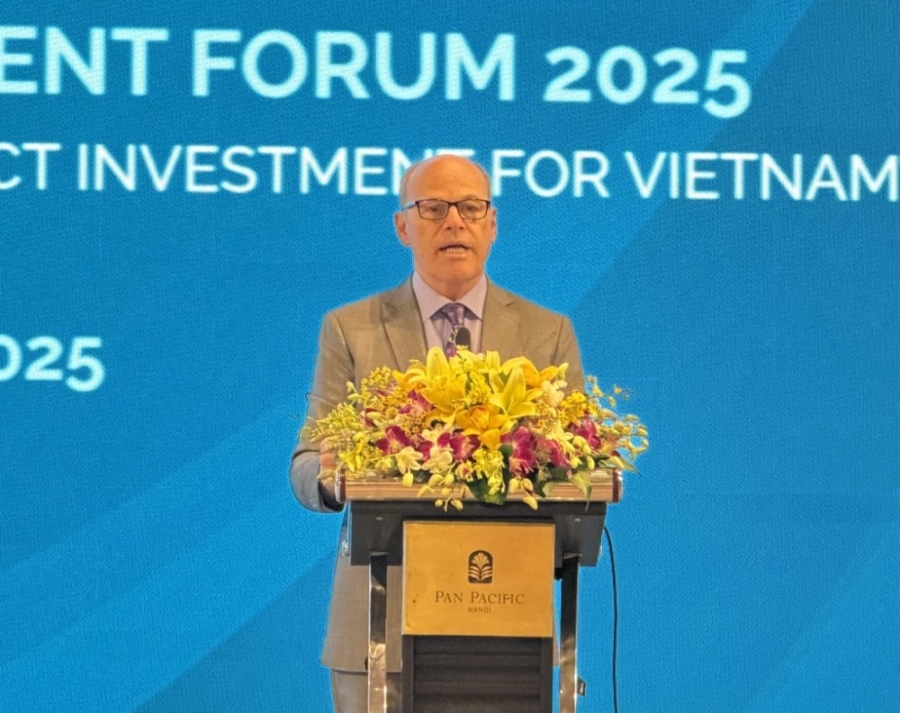 Đại sứ Canada tại Việt Nam James Nickel phát biểu tại diễn đàn. Đại sứ Canada tại Việt Nam James Nickel phát biểu tại diễn đàn.