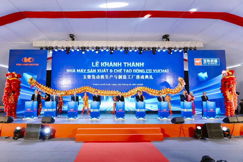 Sáng 5/12, tại xã Chân Mây-Lăng Cô, TP. Huế, Công ty CP Kim Long Motor Huế tổ chức Lễ khánh thành nhà máy sản xuất và chế tạo động cơ Yuchai và xuất xưởng động cơ Yuchai đầu tiên