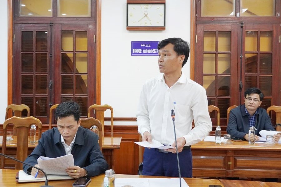 Đại diện lãnh đạo Sở Nông nghiệp và Môi trường báo cáo tại cuộc họp. Đại diện lãnh đạo Sở Nông nghiệp và Môi trường báo cáo tại cuộc họp.