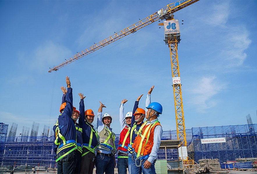 Khi các dự án đòi hỏi chuẩn kỹ thuật cao hơn, Xây dựng Hòa Bình chọn phát triển theo chiều sâu