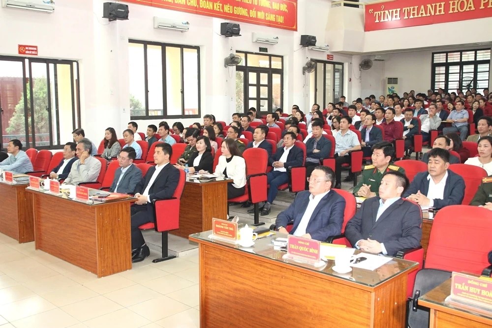 Các đại biểu tham dự buổi lễ. Các đại biểu tham dự buổi lễ.