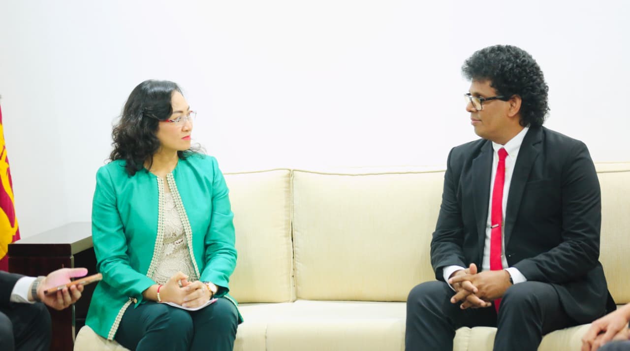 Thứ trưởng Phan Thị Thắng và Bộ trưởng Bộ Thương mại, An ninh lương thực và Hợp tác phát triển Sri Lanka