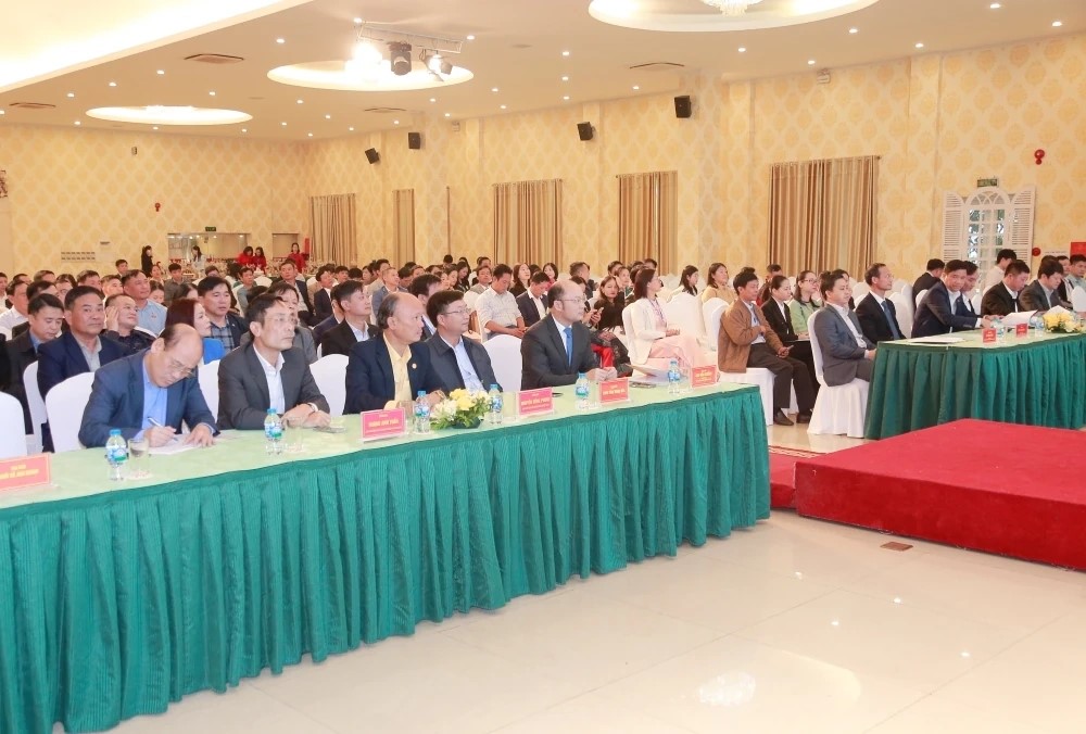 Các đại biểu tham dự hội nghị Các đại biểu tham dự hội nghị