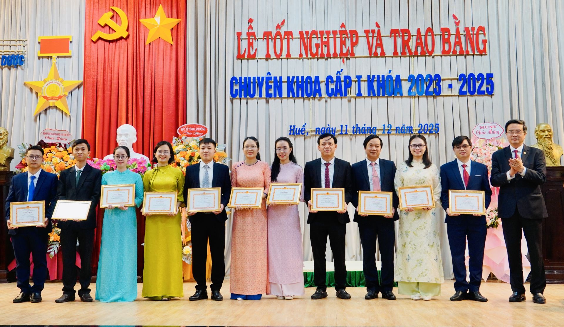 Trường Đại học Y - Dược, Đại học Huế tổ chức Lễ tốt nghiệp và trao bằng Chuyên khoa cấp I cho 600 bác sĩ