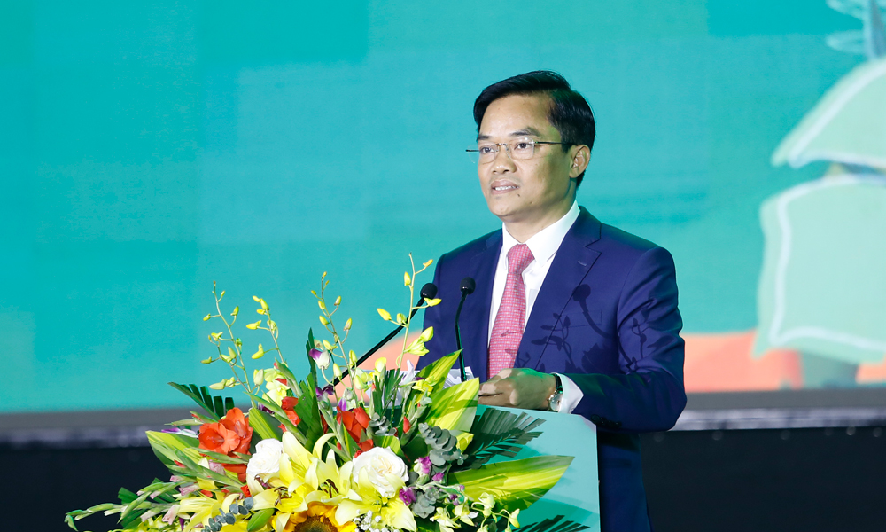 Đồng chí Nguyễn Minh Hiếu phát biểu bế mạc.