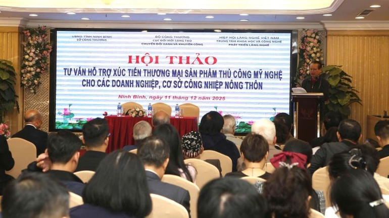 Hội thảo là dịp để các doanh nghiệp, cơ sở làng nghề trao đổi kinh nghiệm, chia sẻ giải pháp nâng cao năng lực cạnh tranh và mở rộng thị trường xuất khẩu. (Ảnh: nhandan.vn) Hội thảo là dịp để các doanh nghiệp, cơ sở làng nghề trao đổi kinh nghiệm, chia sẻ giải pháp nâng cao năng lực cạnh tranh và mở rộng thị trường xuất khẩu. (Ảnh: nhandan.vn)