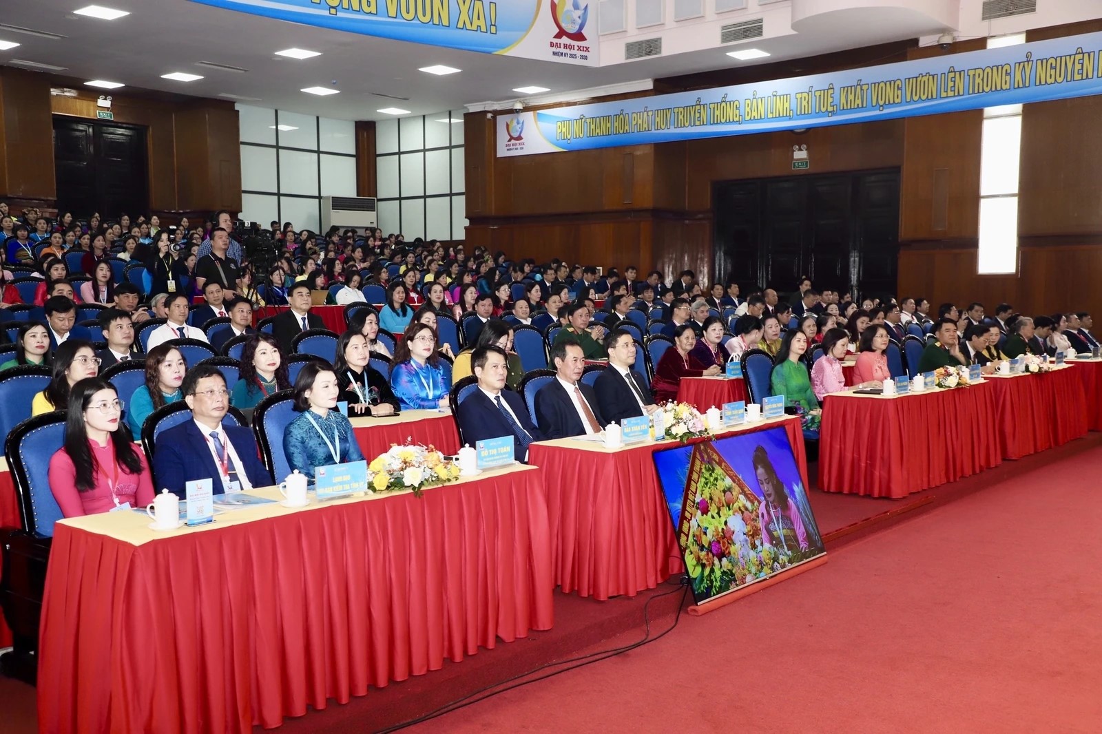 Các đại biểu tham dự đại hội Các đại biểu tham dự đại hội