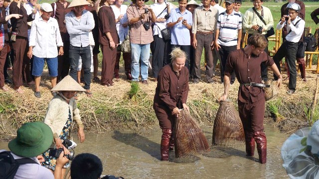 Lễ hội xuống đồng Hội An Đông mang thương hiệu du lịch xanh Lễ hội xuống đồng Hội An Đông mang thương hiệu du lịch xanh