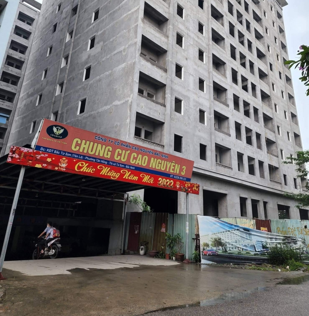 Dự án NƠXH Cao Nguyên 3 bán nhà cho không đúng đối tượng, có hiện tượng thu tiền thêm ngoài hợp đồng được ký kết; có hiện tượng kê khai thuế chưa chính xác (Ảnh: VOV) Dự án NƠXH Cao Nguyên 3 bán nhà cho không đúng đối tượng, có hiện tượng thu tiền thêm ngoài hợp đồng được ký kết; có hiện tượng kê khai thuế chưa chính xác (Ảnh: VOV)