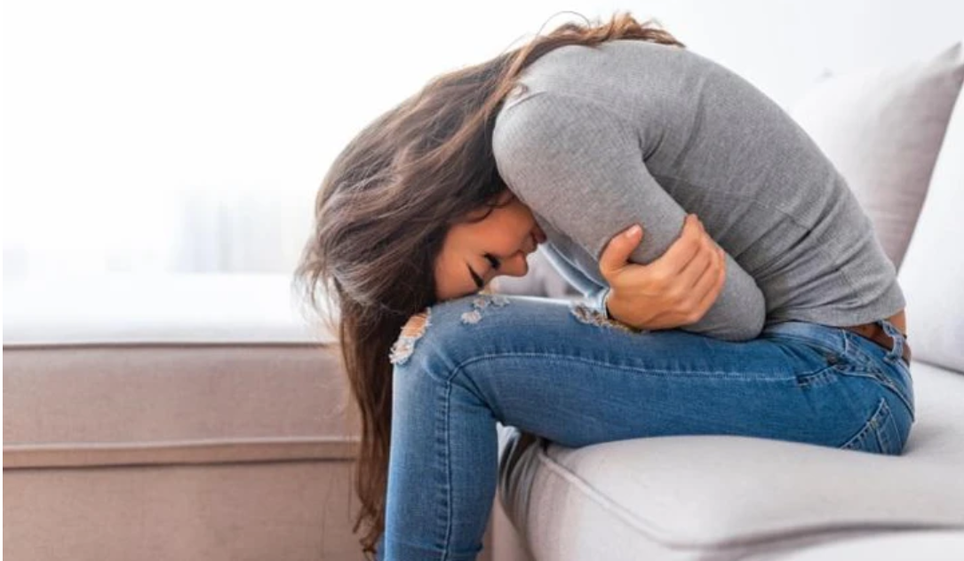 U xơ tử cung loại 4 có thể gây đau bụng, mệt mỏi