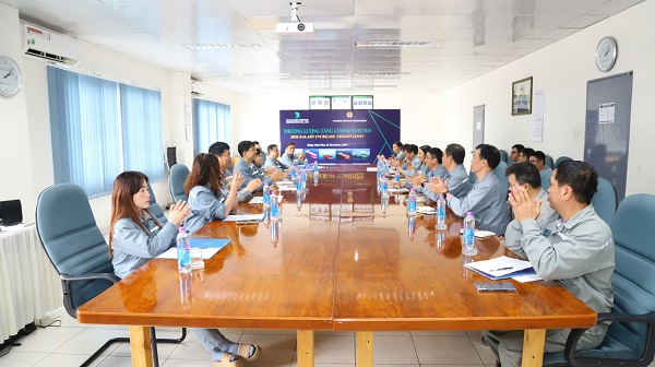 Phiên họp thương lượng giữa Ban Chấp hành Công đoàn cơ sở và lãnh đạo Công ty TNHH Đóng tàu HD Hyundai-Việt Nam (HVS)