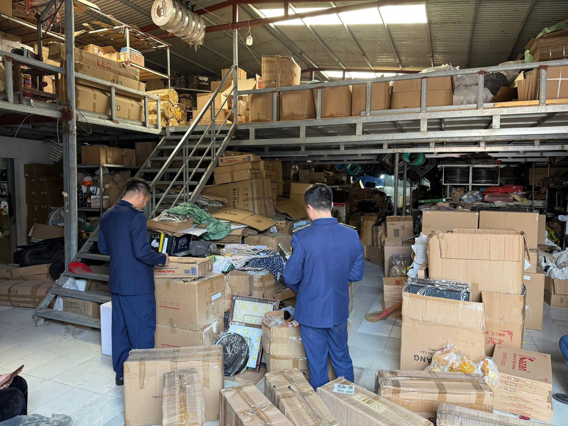 Ninh Bình: Công ty thiết bị điện T.P bị tịch thu hàng hóa không rõ nguồn gốc