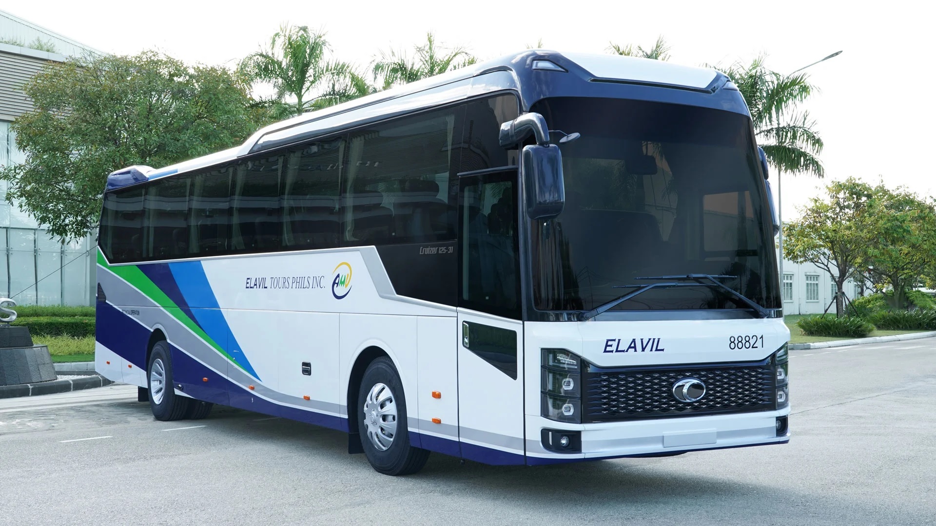 THACO AUTO xuất khẩu xe bus ghế ngồi cao cấp layout 2:1 sang thị trường Philippines