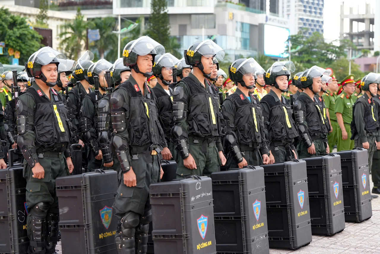 Lực lương tham dự Lễ ra quân