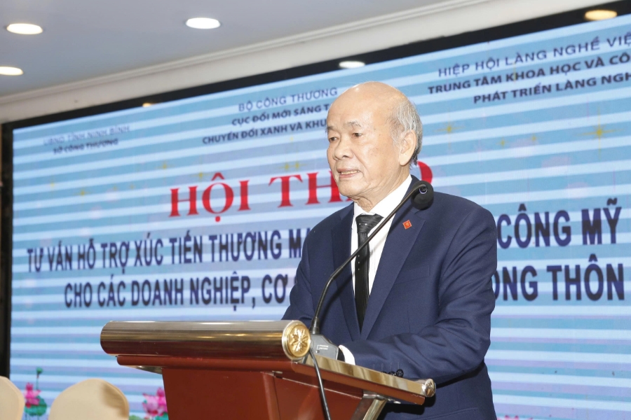 Ông Trịnh Quốc Đạt: Xúc tiến thương mại chính là “động cơ tăng tốc” cho sản phẩm OCOP và hàng thủ công mỹ nghệ . Ông Trịnh Quốc Đạt: Xúc tiến thương mại chính là “động cơ tăng tốc” cho sản phẩm OCOP và hàng thủ công mỹ nghệ .
