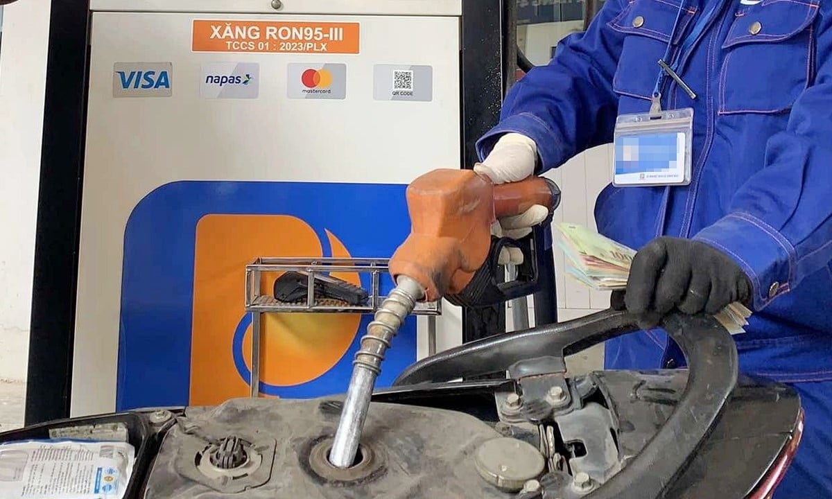 Giá xăng dầu hôm nay 12/12: Giá dầu thế giới giảm gần 2%. (Ảnh minh họa)