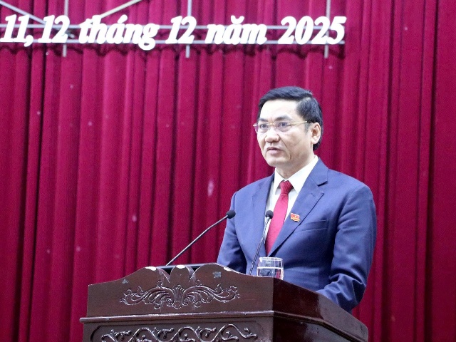 Phó Bí thư Thường trực Tỉnh ủy, Chủ tịch HĐND tỉnh Hoàng Nghĩa Hiếu kết luận phiên thảo luận. Phó Bí thư Thường trực Tỉnh ủy, Chủ tịch HĐND tỉnh Hoàng Nghĩa Hiếu kết luận phiên thảo luận.