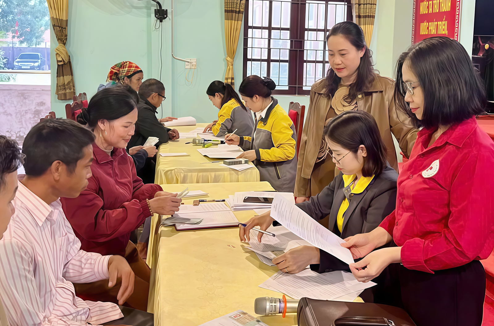 Hội Chữ thập đỏ tỉnh Bắc Ninh triển khai cấp phát 580 triệu đồng hỗ trợ người dân bị ảnh hưởng bởi bão lũ