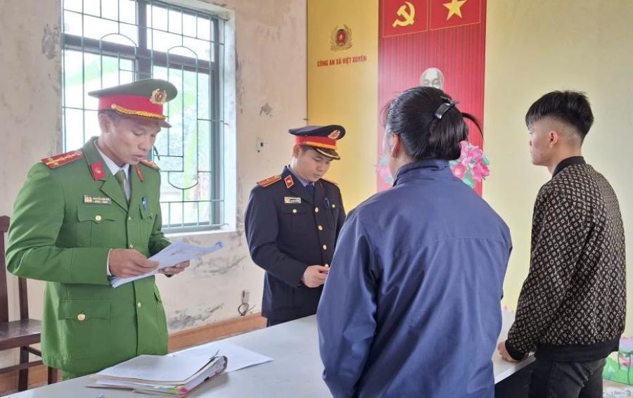 Hà Tĩnh: Khởi tố thiếu niên ném đá làm vỡ kính xe tải trên cao tốc