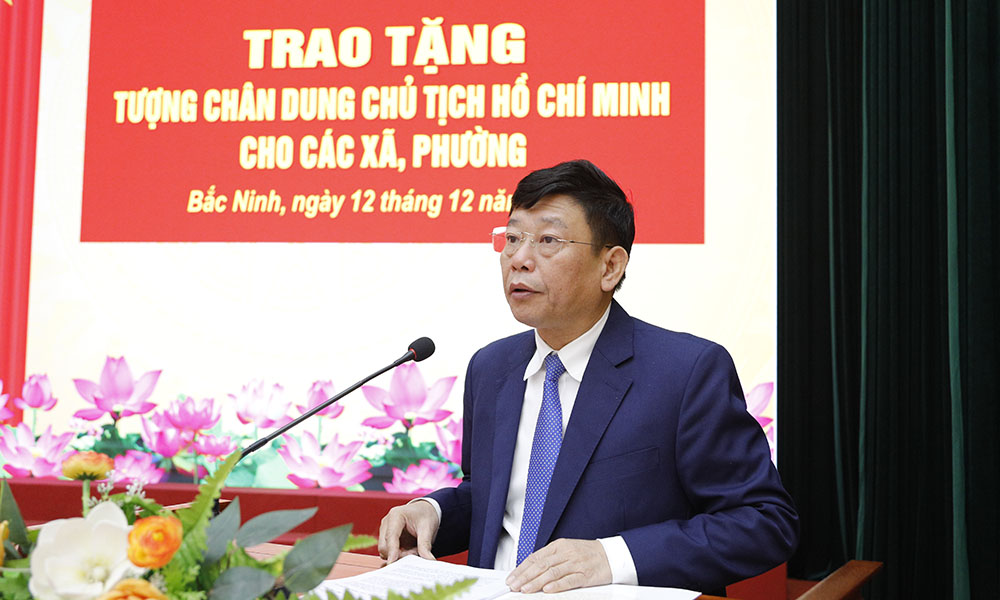 Đồng chí Ngô Tân Phượng phát biểu tại buổi lễ. Phát bi Đồng chí Ngô Tân Phượng phát biểu tại buổi lễ. Phát bi