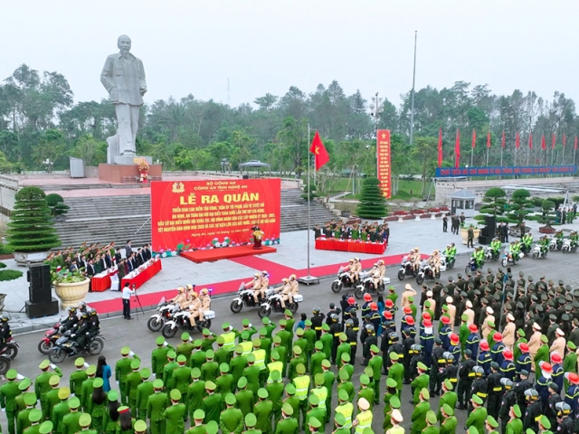 Toàn cảnh Công an Nghệ An tổ chức Lễ ra quân đợt cao điểm tấn công, trấn áp tội phạm, bảo đảm an ninh cho các sự kiện lớn năm 2026. Toàn cảnh Công an Nghệ An tổ chức Lễ ra quân đợt cao điểm tấn công, trấn áp tội phạm, bảo đảm an ninh cho các sự kiện lớn năm 2026.