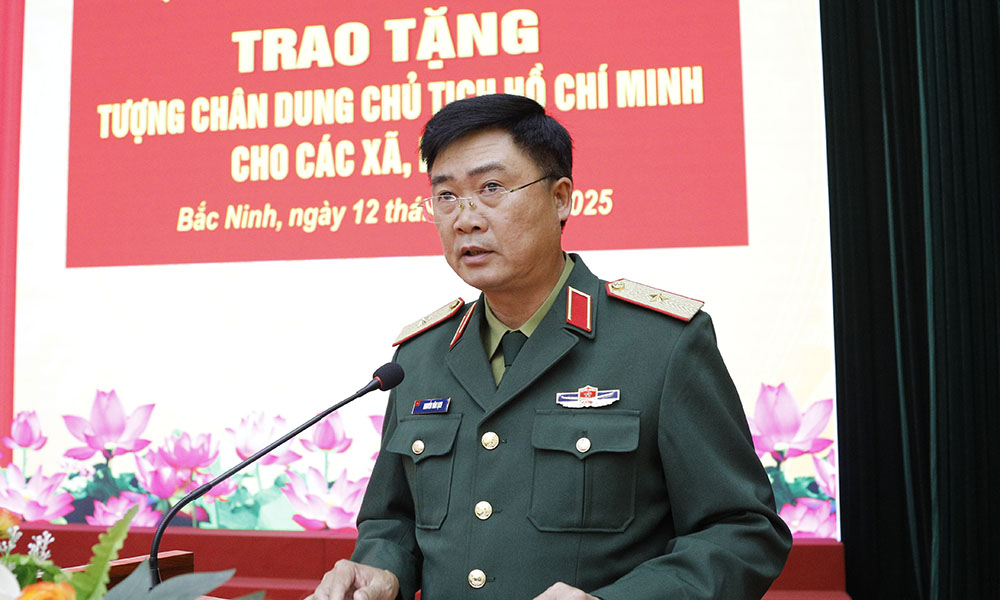 Thiếu tướng Nguyễn Văn Lịch phát biểu tại buổi lễ. Thiếu tướng Nguyễn Văn Lịch phát biểu tại buổi lễ.