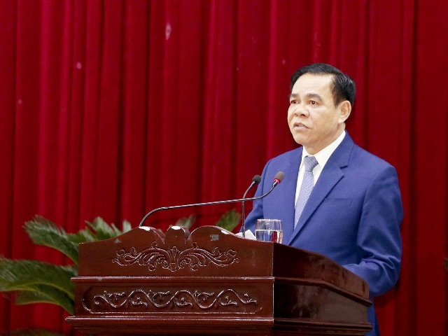 Chủ tịch UBND tỉnh Võ Trọng Hải đặt trọng tâm vào các nhiệm vụ nhằm hướng tới mục tiêu tăng trưởng 11%. Chủ tịch UBND tỉnh Võ Trọng Hải đặt trọng tâm vào các nhiệm vụ nhằm hướng tới mục tiêu tăng trưởng 11%.