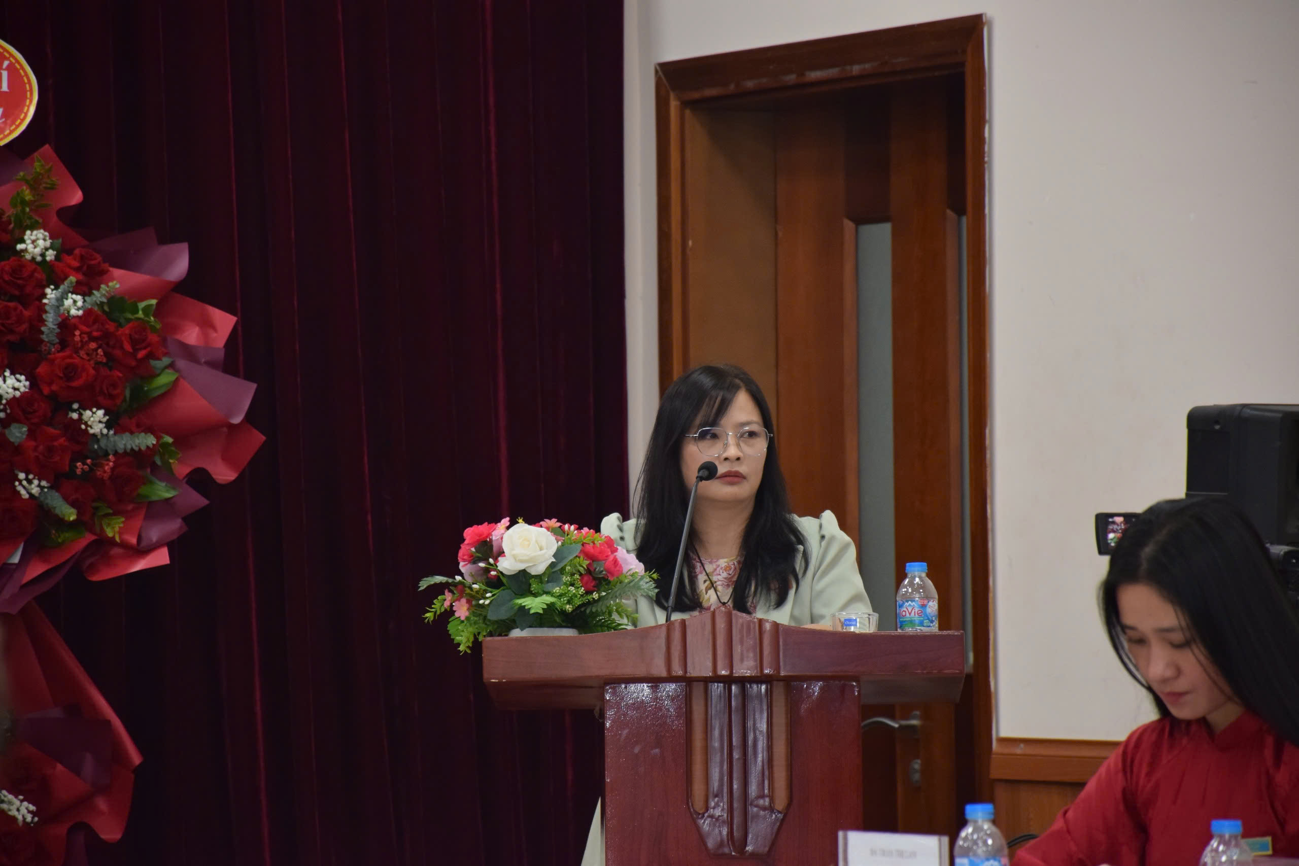 Ths. Vũ Thị Thúy Hường - Phó Trưởng Bộ môn Tài Chính - Ngân hàng Đại học Tài Chính - Ngân hàng Hà Nội Ths. Vũ Thị Thúy Hường - Phó Trưởng Bộ môn Tài Chính - Ngân hàng Đại học Tài Chính - Ngân hàng Hà Nội