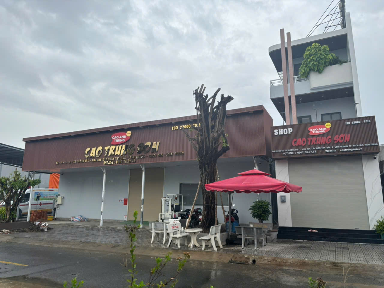 Trụ sở của hộ kinh doanh Cao Anh Trung đóng cửa sau thông tin phát hiện hàng giả Trụ sở của hộ kinh doanh Cao Anh Trung đóng cửa sau thông tin phát hiện hàng giả