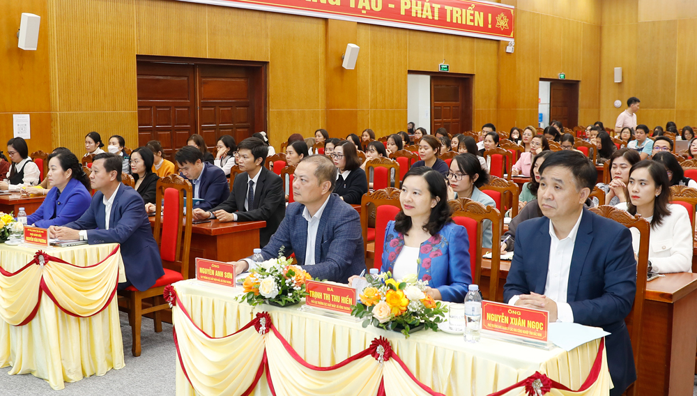 Các đại biểu dự hội nghị. Các đại biểu dự hội nghị.