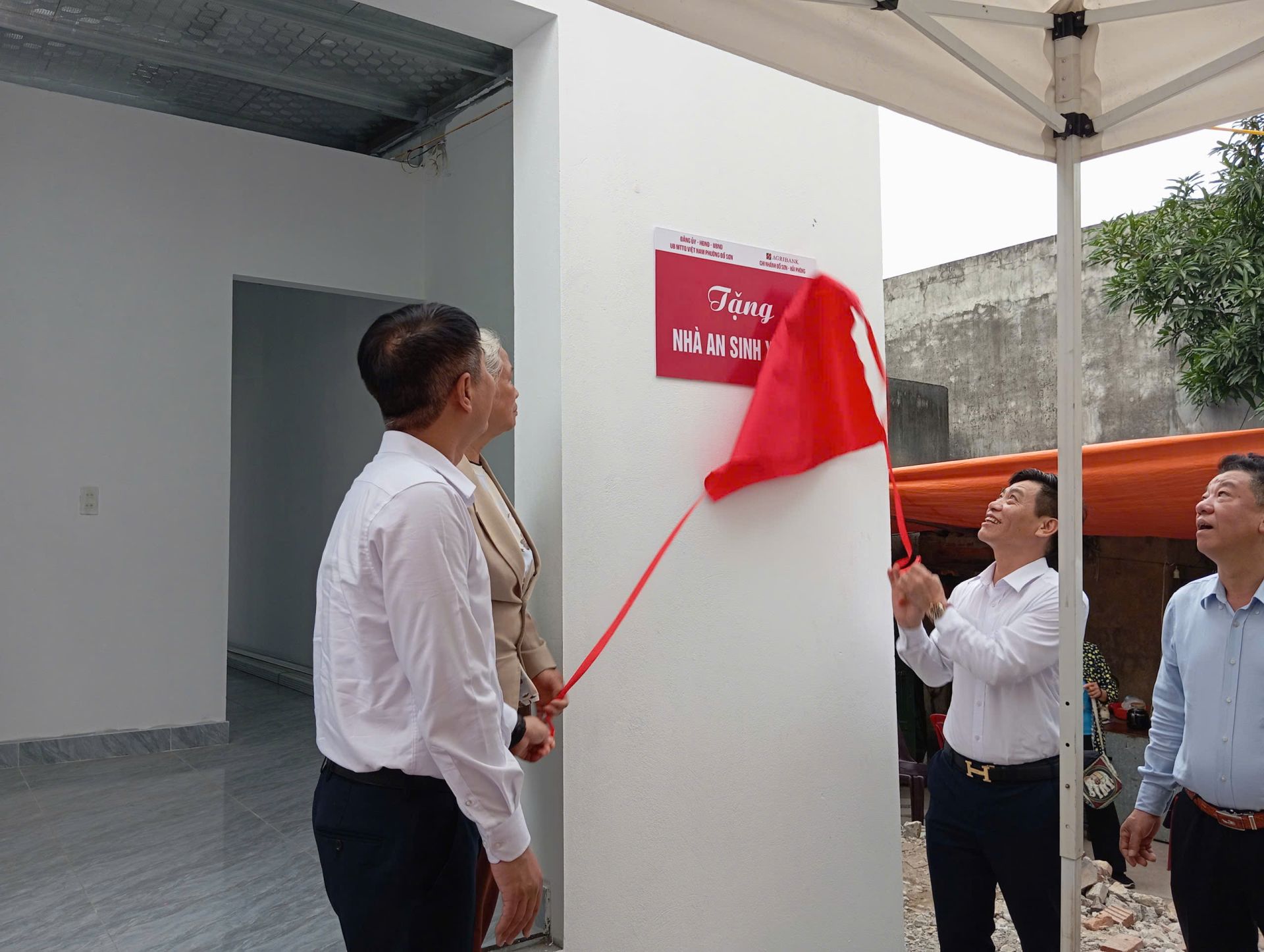 Lễ khánh thành nhà ở an sinh xã hội dành cho gia đình bà Hoàng Thị Vinh