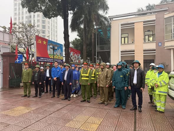 Đoàn Thanh niên phường Tây Mỗ ra quân cao điểm xử lý vi phạm trật tự đô thị