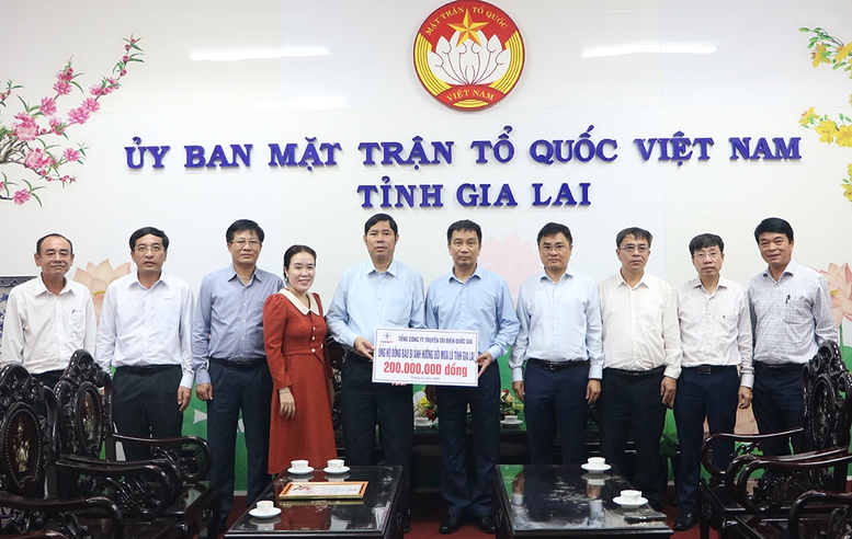 EVNNPT ủng hộ 6 tỉnh, thành phố miền Trung, Tây Nguyên khắc phục hậu quả thiên tai