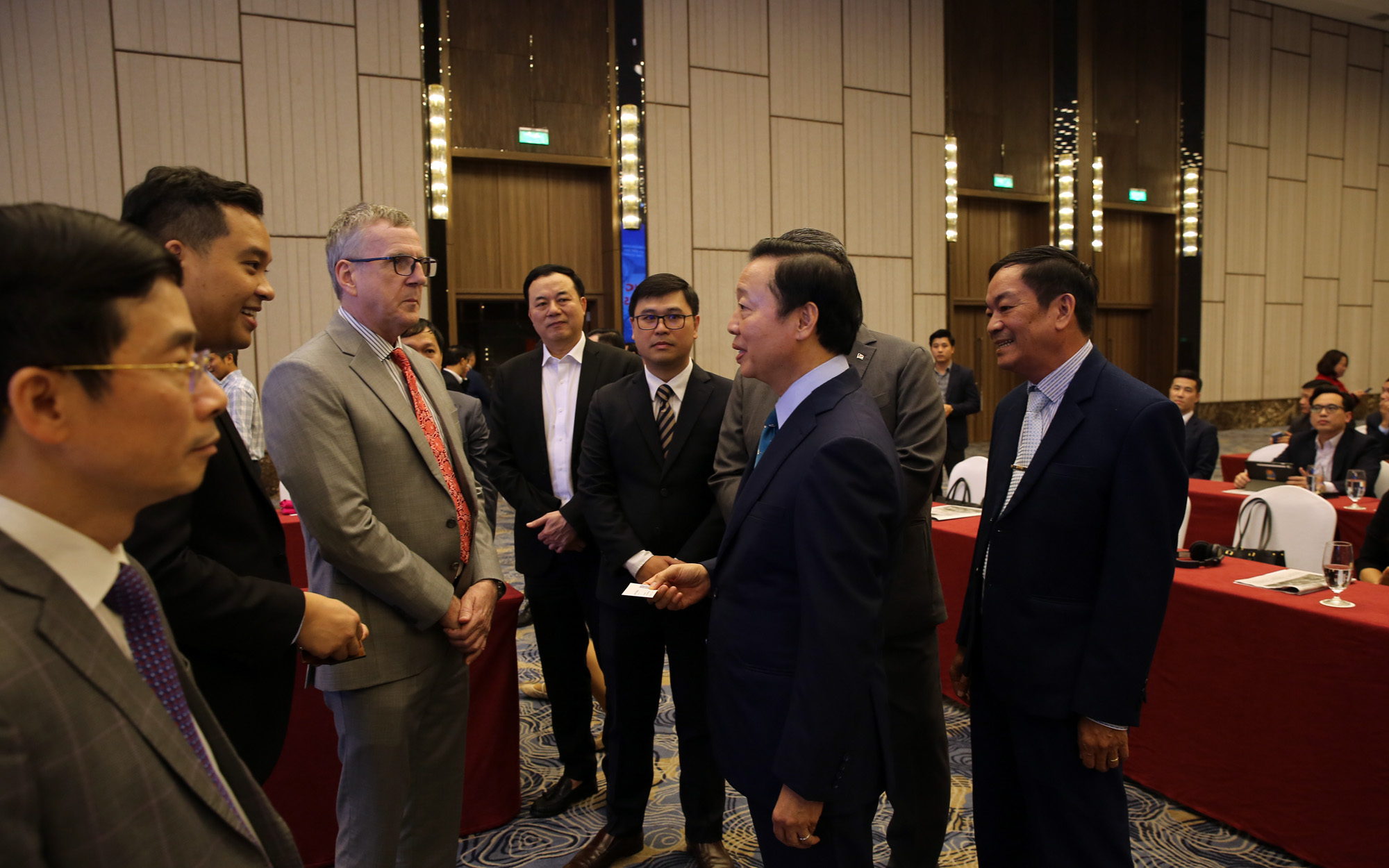 Phó Thủ tướng Trần Hồng Hà trao đổi với các đại biểu tham dự Diễn đàn Phát triển bền vững kinh tế biển Việt Nam năm 2025. Phó Thủ tướng Trần Hồng Hà trao đổi với các đại biểu tham dự Diễn đàn Phát triển bền vững kinh tế biển Việt Nam năm 2025.